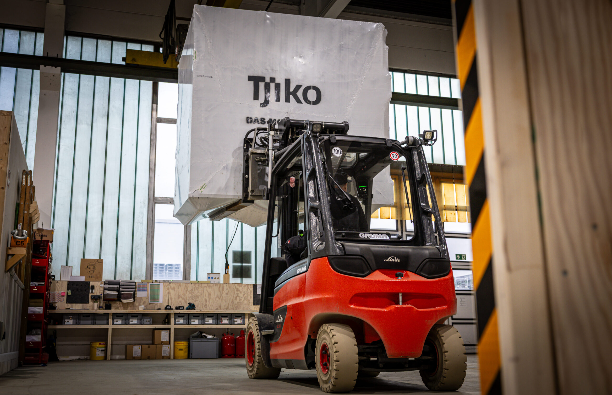 Tjiko Fertigungshalle